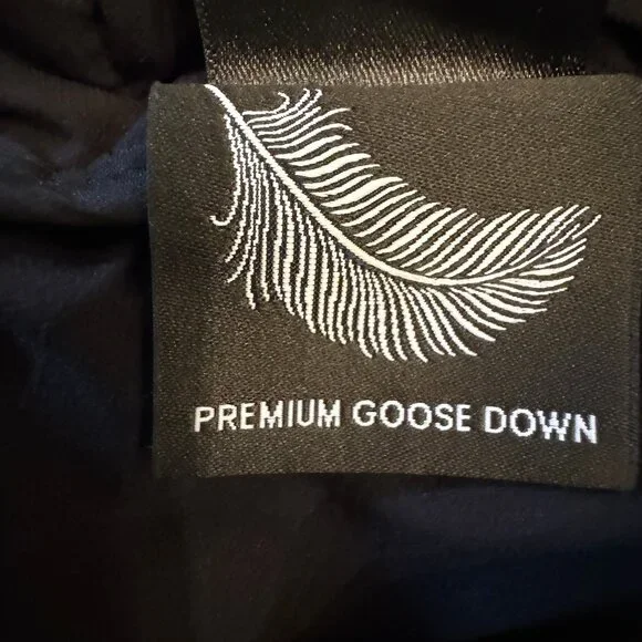 Like new! Aritzia The Super Puff Shorty cliMATTE Goose Down Jacket in Black Sz M - Picture 12 of 12